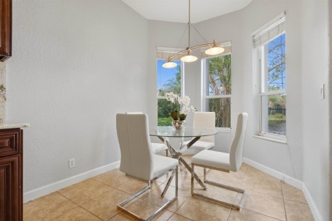 House in Parkland, Florida 4 bedrooms, 209.22 sq.m. № 2190086 - photo 12