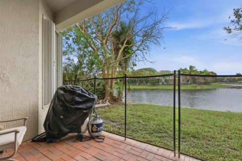 House in Parkland, Florida 4 bedrooms, 209.22 sq.m. № 2190086 - photo 23