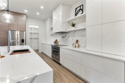 Casa en venta en Orlando, Florida, 4 dormitorios, 277.41 m2 № 1873535 - foto 3