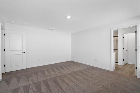 House in Spring Hill, Florida 3 bedrooms, 158.58 sq.m. № 2141503 - photo 1