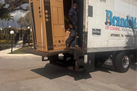 Condo in Coral Springs, Florida, 2 bedrooms  № 2001623 - photo 7