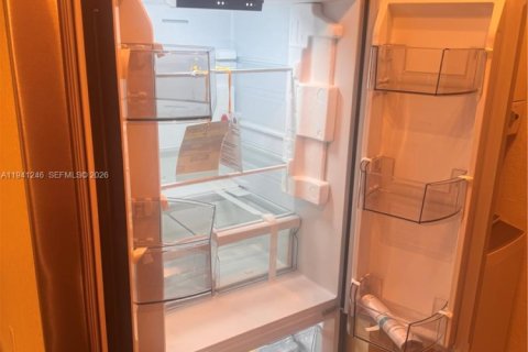 Condo in Coral Springs, Florida, 2 bedrooms  № 2001623 - photo 10