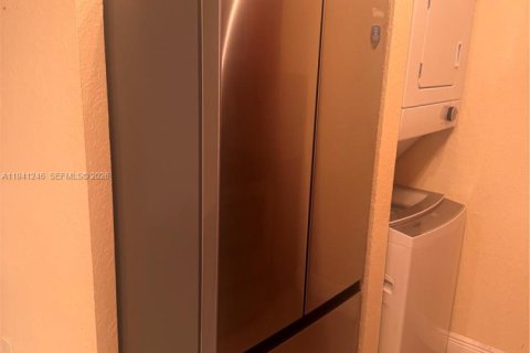 Condo in Coral Springs, Florida, 2 bedrooms  № 2001623 - photo 8