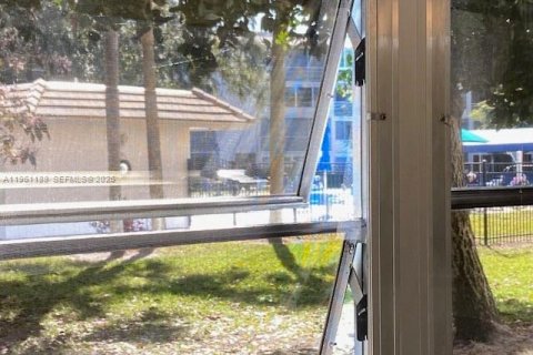 Copropriété à vendre à Coconut Creek, Floride: 2 chambres, 107.4 m2 № 2022115 - photo 28