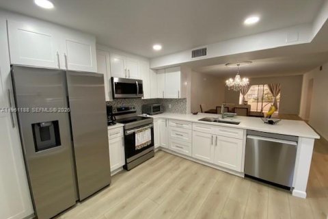 Copropriété à vendre à Coconut Creek, Floride: 2 chambres, 107.4 m2 № 2022115 - photo 2