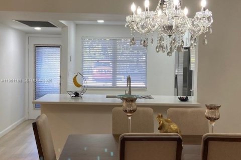 Copropriété à vendre à Coconut Creek, Floride: 2 chambres, 107.4 m2 № 2022115 - photo 8