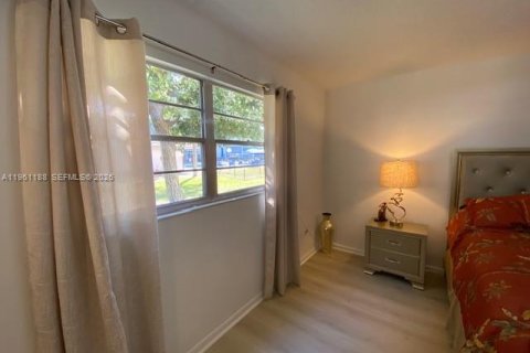 Copropriété à vendre à Coconut Creek, Floride: 2 chambres, 107.4 m2 № 2022115 - photo 18