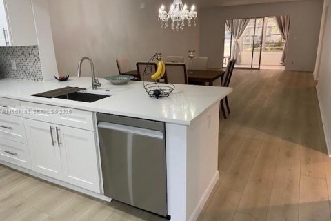 Copropriété à vendre à Coconut Creek, Floride: 2 chambres, 107.4 m2 № 2022115 - photo 7