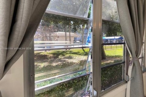 Copropriété à vendre à Coconut Creek, Floride: 2 chambres, 107.4 m2 № 2022115 - photo 29