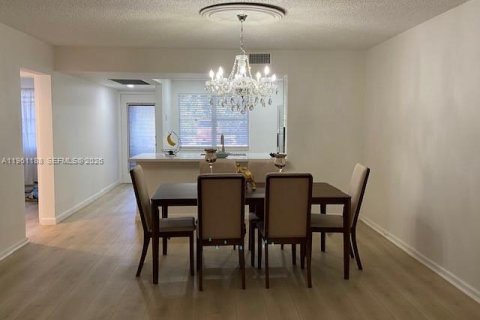 Copropriété à vendre à Coconut Creek, Floride: 2 chambres, 107.4 m2 № 2022115 - photo 9