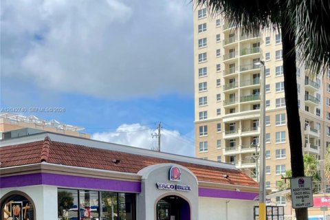 Copropriété à louer à Miami, Floride: 3 chambres, 117.43 m2 № 2178143 - photo 25