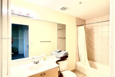 Copropriété à louer à Miami, Floride: 3 chambres, 117.43 m2 № 2178143 - photo 8
