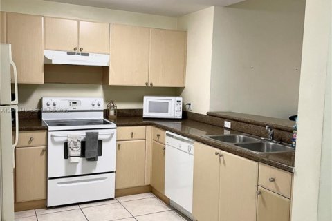 Copropriété à louer à Miami, Floride: 3 chambres, 117.43 m2 № 2178143 - photo 10