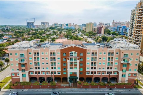 Copropriété à louer à Miami, Floride: 3 chambres, 117.43 m2 № 2178143 - photo 23