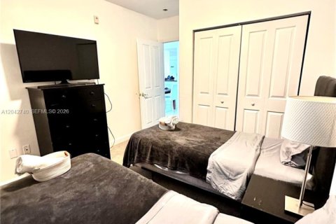 Copropriété à louer à Miami, Floride: 3 chambres, 117.43 m2 № 2178143 - photo 16
