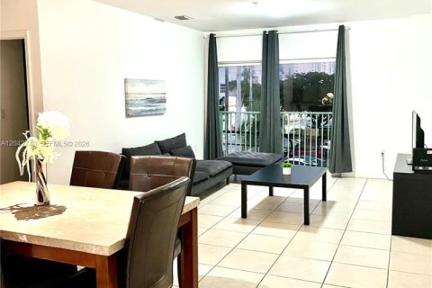 Copropriété à louer à Miami, Floride: 3 chambres, 117.43 m2 № 2178143 - photo 2