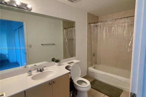 Copropriété à louer à Miami, Floride: 3 chambres, 117.43 m2 № 2178143 - photo 7