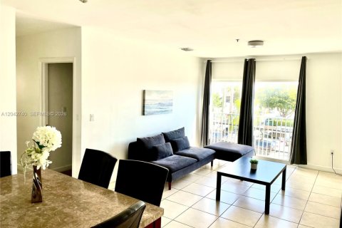 Copropriété à louer à Miami, Floride: 3 chambres, 117.43 m2 № 2178143 - photo 3