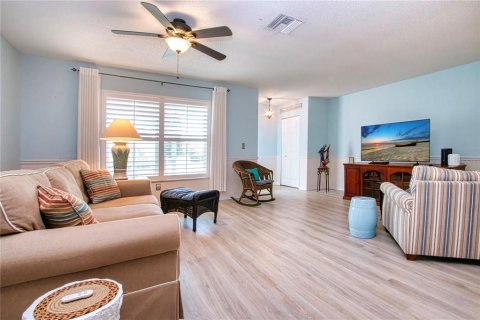 House in Sun City Center, Florida 2 bedrooms, 140.84 sq.m. № 2388100 - photo 8