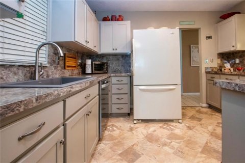 House in Sun City Center, Florida 2 bedrooms, 140.84 sq.m. № 2388100 - photo 17