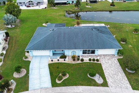 House in Sun City Center, Florida 2 bedrooms, 140.84 sq.m. № 2388100 - photo 2