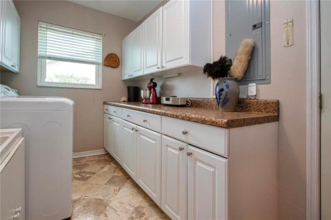 House in Sun City Center, Florida 2 bedrooms, 140.84 sq.m. № 2388100 - photo 19