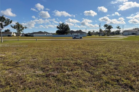 Terrain à vendre à Cape Coral, Floride № 1937444 - photo 7