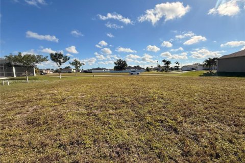 Terrain à vendre à Cape Coral, Floride № 1937444 - photo 6