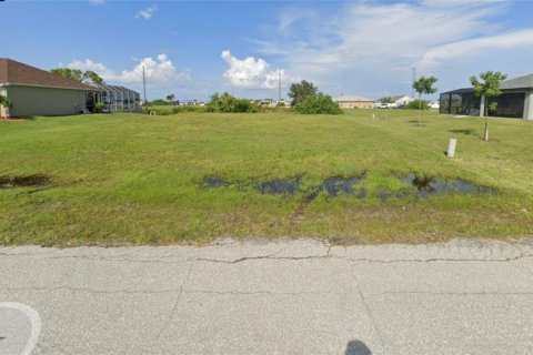 Terreno en venta en Cape Coral, Florida № 1937444 - foto 1