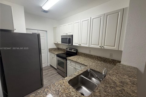 Touwnhouse à louer à Miramar, Floride: 3 chambres, 116.69 m2 № 1977438 - photo 18