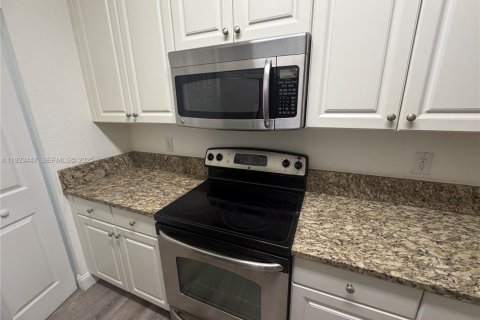 Touwnhouse à louer à Miramar, Floride: 3 chambres, 116.69 m2 № 1977438 - photo 20