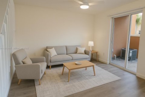 Touwnhouse à louer à Miramar, Floride: 3 chambres, 116.69 m2 № 1977438 - photo 8