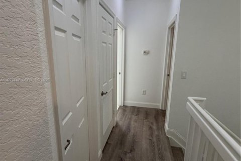 Touwnhouse à louer à Miramar, Floride: 3 chambres, 116.69 m2 № 1977438 - photo 13