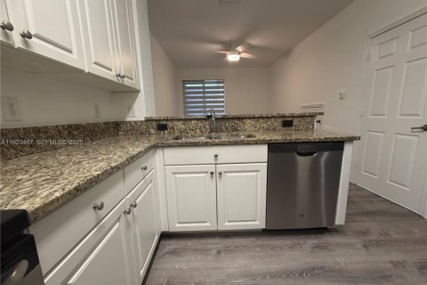 Touwnhouse à louer à Miramar, Floride: 3 chambres, 116.69 m2 № 1977438 - photo 21