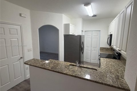 Touwnhouse à louer à Miramar, Floride: 3 chambres, 116.69 m2 № 1977438 - photo 17