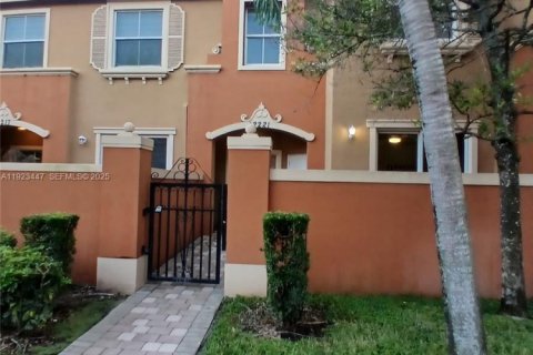 Touwnhouse à louer à Miramar, Floride: 3 chambres, 116.69 m2 № 1977438 - photo 3