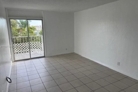 Copropriété à louer à Miami, Floride: 1 chambre, 55.56 m2 № 1986227 - photo 6