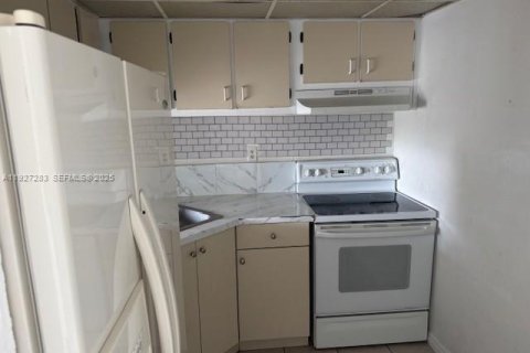 Copropriété à louer à Miami, Floride: 1 chambre, 55.56 m2 № 1986227 - photo 5