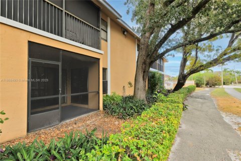Condo in Miramar, Florida, 2 bedrooms  № 1869920 - photo 21