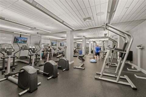 Condo in Hollywood, Florida, 2 bedrooms  № 1860758 - photo 24