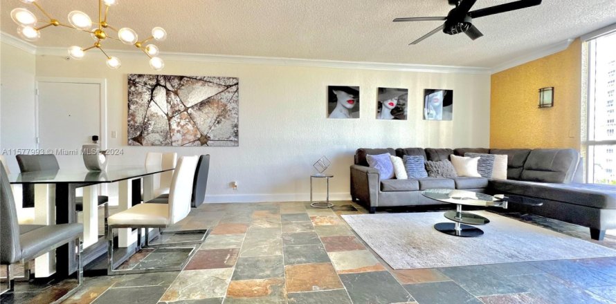 Condo in Hollywood, Florida, 2 bedrooms  № 1860758