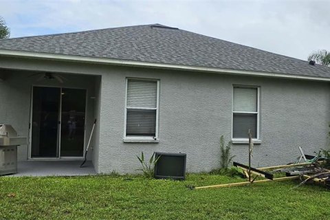 Villa ou maison à vendre à Land O' Lakes, Floride: 3 chambres, 147.16 m2 № 2285529 - photo 8