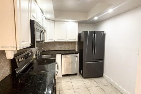 Copropriété à louer à Boca Raton, Floride: 2 chambres, 86.96 m2 № 1946728 - photo 2
