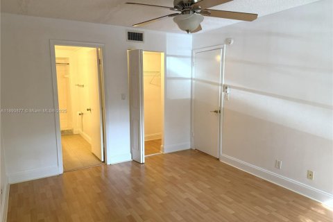 Copropriété à louer à Boca Raton, Floride: 2 chambres, 86.96 m2 № 1946728 - photo 10