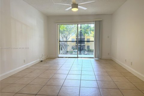 Copropriété à louer à Boca Raton, Floride: 2 chambres, 86.96 m2 № 1946728 - photo 8