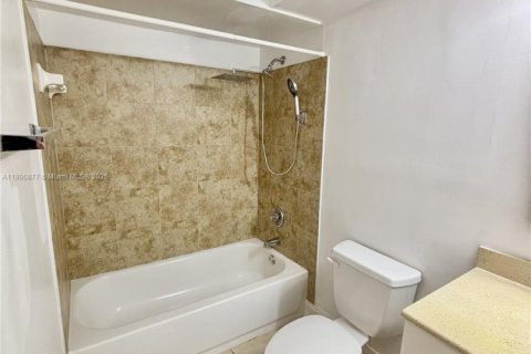 Copropriété à louer à Boca Raton, Floride: 2 chambres, 86.96 m2 № 1946728 - photo 16