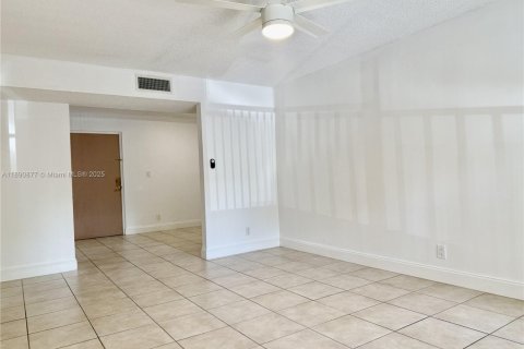 Copropriété à louer à Boca Raton, Floride: 2 chambres, 86.96 m2 № 1946728 - photo 6