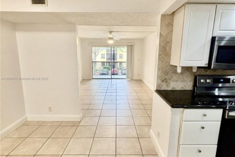 Copropriété à louer à Boca Raton, Floride: 2 chambres, 86.96 m2 № 1946728 - photo 4