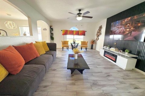 House in Winter Haven, Florida 4 bedrooms, 204.66 sq.m. № 2098880 - photo 14