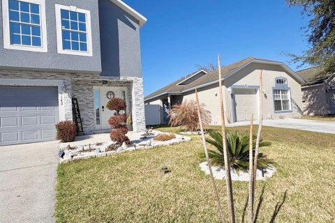 House in Winter Haven, Florida 4 bedrooms, 204.66 sq.m. № 2098880 - photo 4